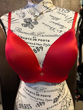 Victoria's Secret Red Smooth Plunge Bra